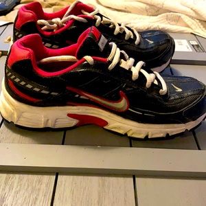 NIKE Initiator Runner black and pink running shoes size 6